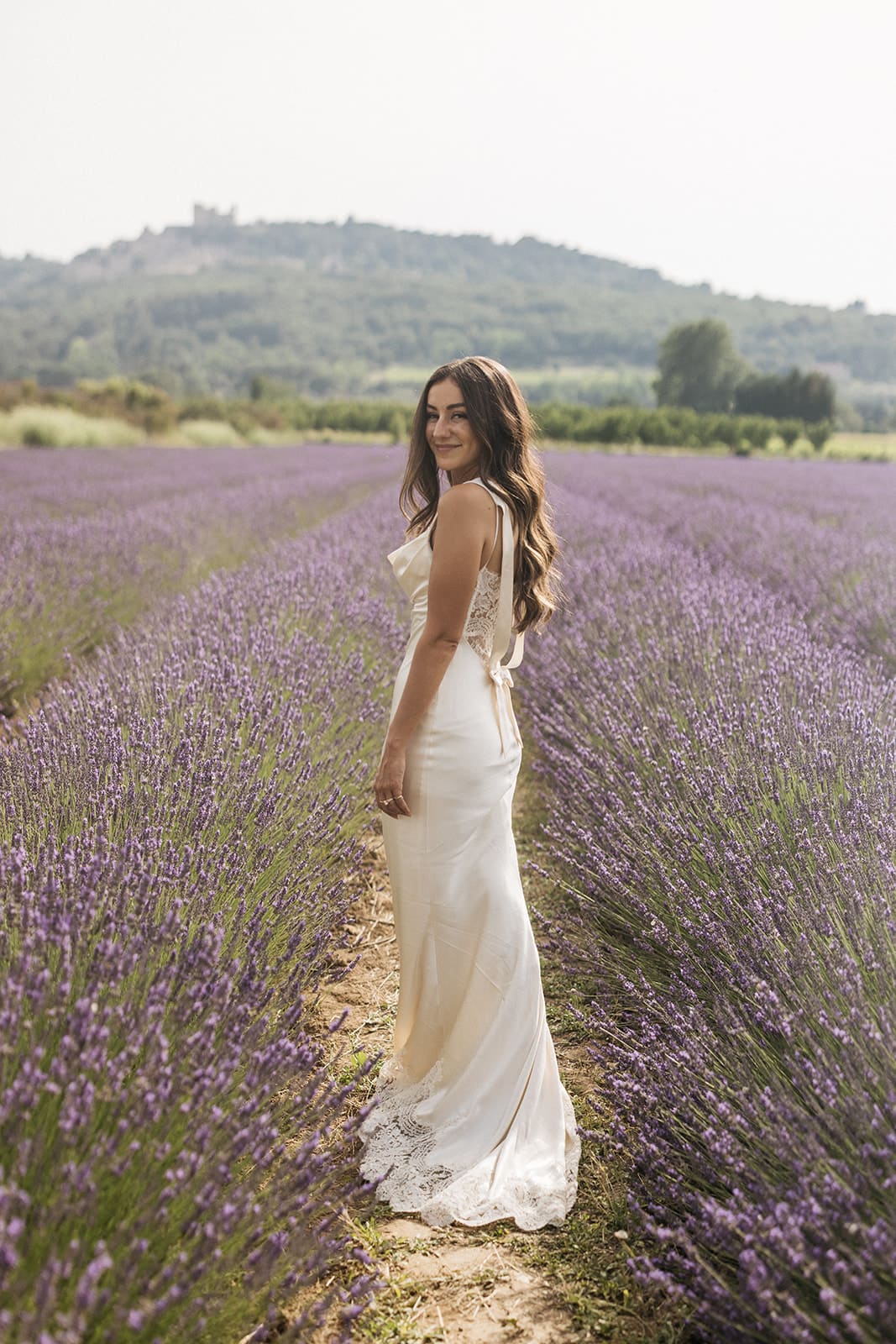 a young bride in the lavender fields of Provence