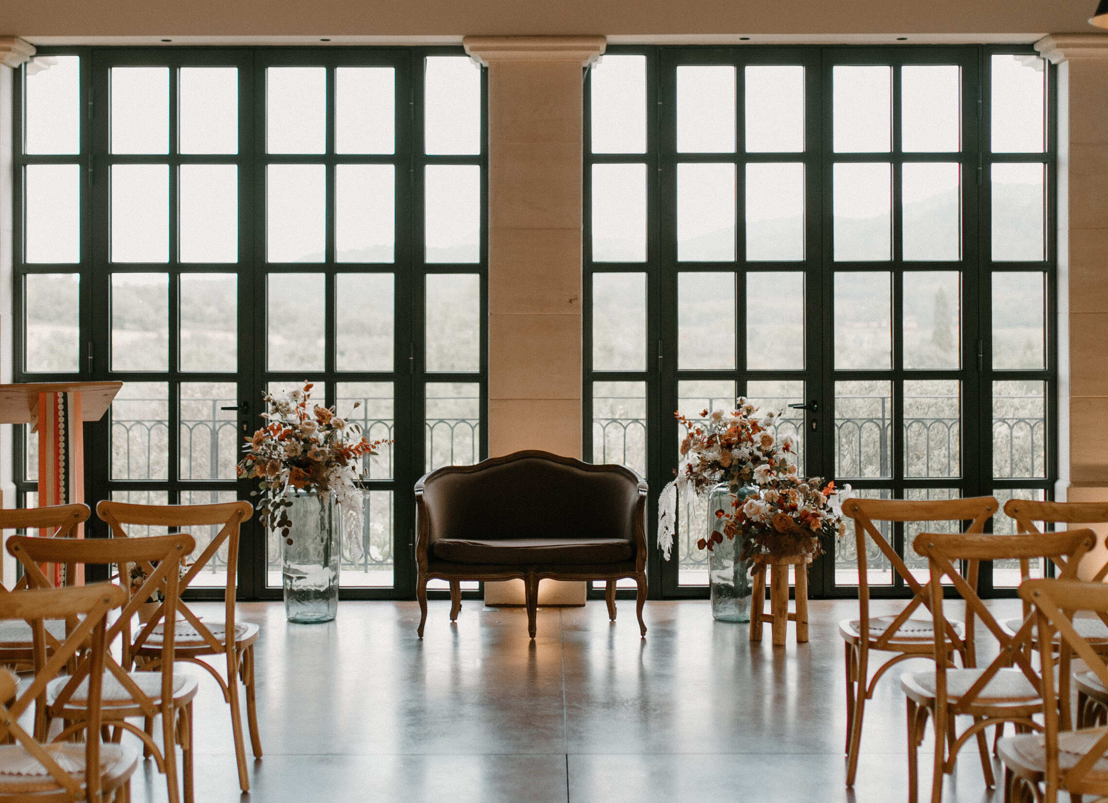 indoor-outdoor wedding in Provence