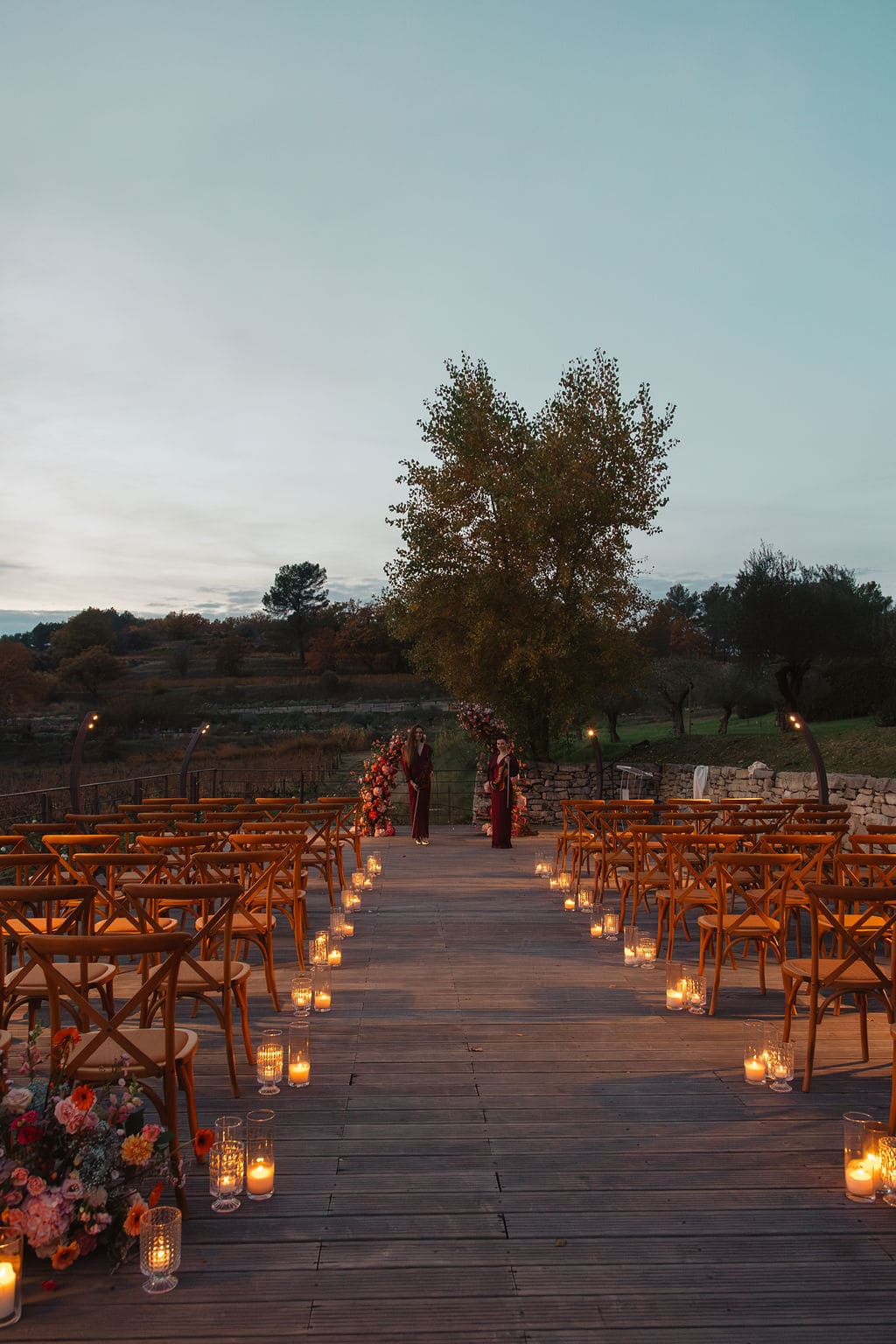 who does what between wedding planner and coordinator?